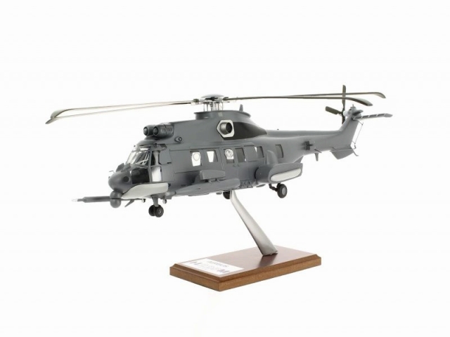 Airbus H225M CARACAL Military livery 1/40 scale model エアバス